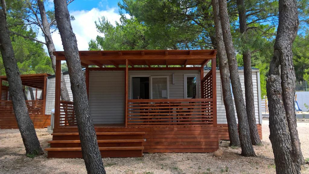 Mobile Home Navis Starigrad Paklenica Exterior photo