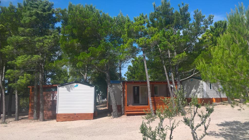 Mobile Home Navis Starigrad Paklenica Exterior photo